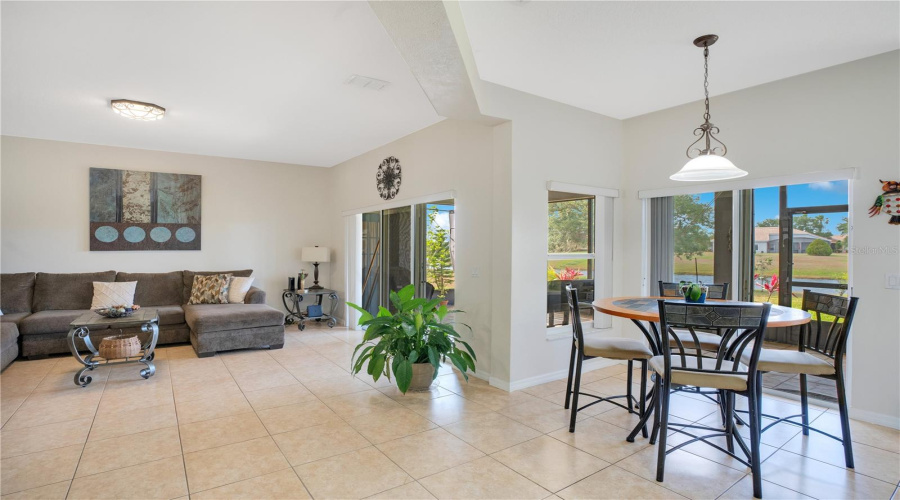 Kissimmee, Florida 34746, 4 Bedrooms Bedrooms, ,3 Bathroomsbathrooms,Residential,For Sale,Meadow View,Mfrg5096355