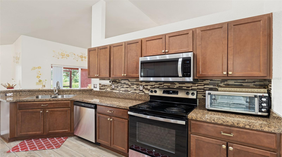 Davenport, Florida 33837, 4 Bedrooms Bedrooms, ,2 Bathroomsbathrooms,Residential,For Sale,Highland Meadows,Mfrs5125668