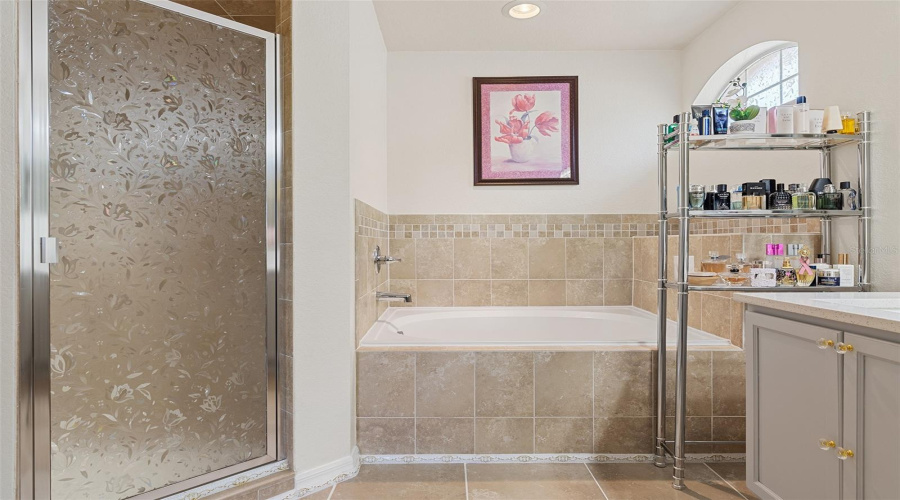 Davenport, Florida 33837, 4 Bedrooms Bedrooms, ,2 Bathroomsbathrooms,Residential,For Sale,Highland Meadows,Mfrs5125668