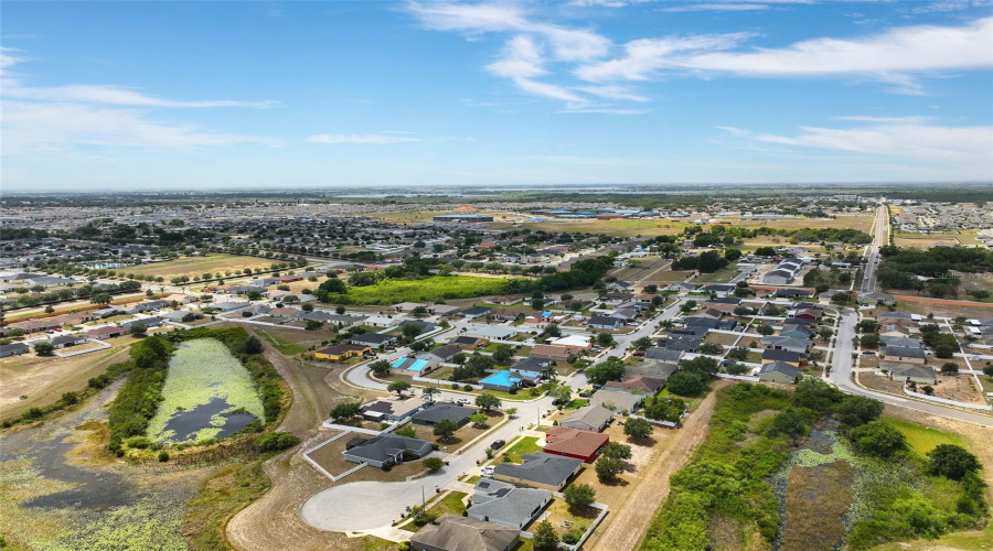 Davenport, Florida 33837, 4 Bedrooms Bedrooms, ,2 Bathroomsbathrooms,Residential,For Sale,Highland Meadows,Mfrs5125668