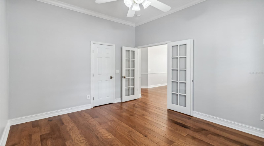 Office(Walk In Closet)