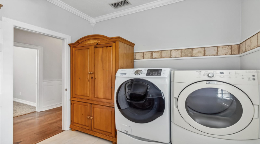 Celebration, Florida 34747, 5 Bedrooms Bedrooms, ,3 Bathroomsbathrooms,Residential,For Sale,Maiden,Mfro6302688