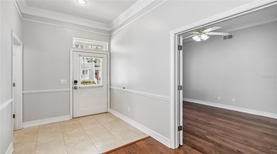 Foyer/Entry