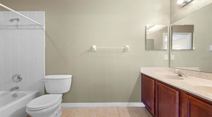 Kissimmee, Florida 34746, 5 Bedrooms Bedrooms, ,4 Bathroomsbathrooms,Residential,For Sale,The Oaks,Mfro6304112