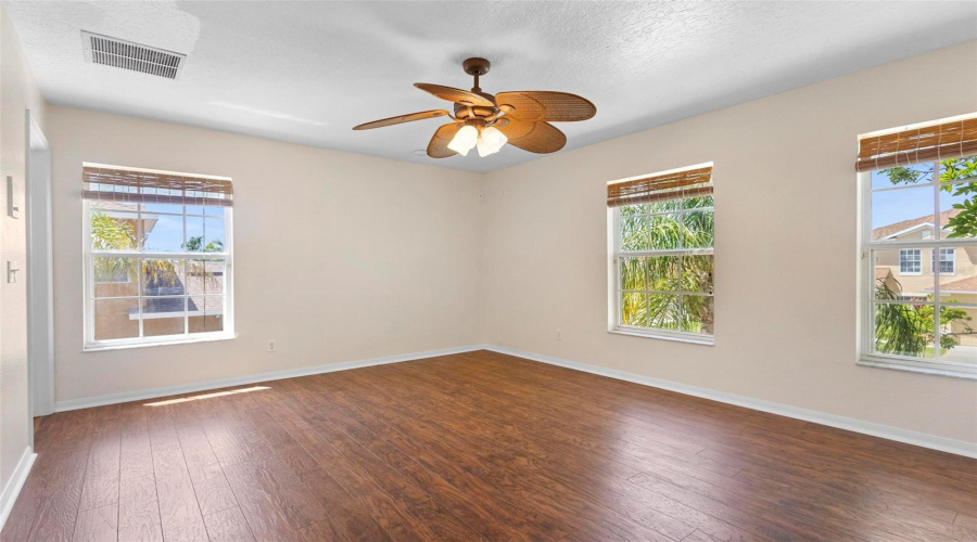 Kissimmee, Florida 34746, 5 Bedrooms Bedrooms, ,4 Bathroomsbathrooms,Residential,For Sale,The Oaks,Mfro6304112