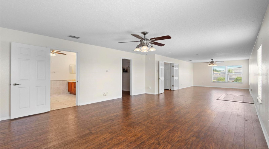 Kissimmee, Florida 34746, 5 Bedrooms Bedrooms, ,4 Bathroomsbathrooms,Residential,For Sale,The Oaks,Mfro6304112