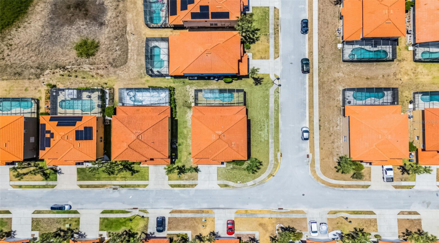 Davenport, Florida 33837, 7 Bedrooms Bedrooms, ,4 Bathroomsbathrooms,Residential,For Sale,Rosso,Mfrs5125959