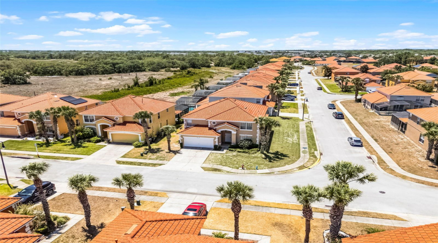 Davenport, Florida 33837, 7 Bedrooms Bedrooms, ,4 Bathroomsbathrooms,Residential,For Sale,Rosso,Mfrs5125959