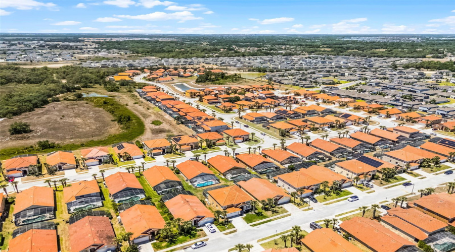 Davenport, Florida 33837, 7 Bedrooms Bedrooms, ,4 Bathroomsbathrooms,Residential,For Sale,Rosso,Mfrs5125959