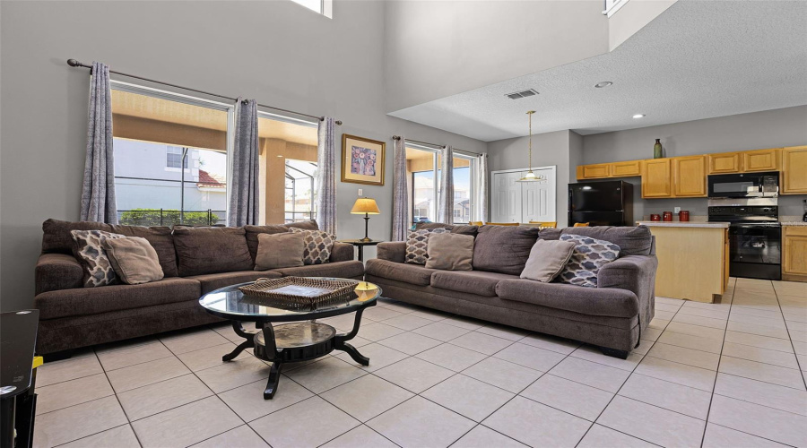 Davenport, Florida 33837, 7 Bedrooms Bedrooms, ,4 Bathroomsbathrooms,Residential,For Sale,Rosso,Mfrs5125959