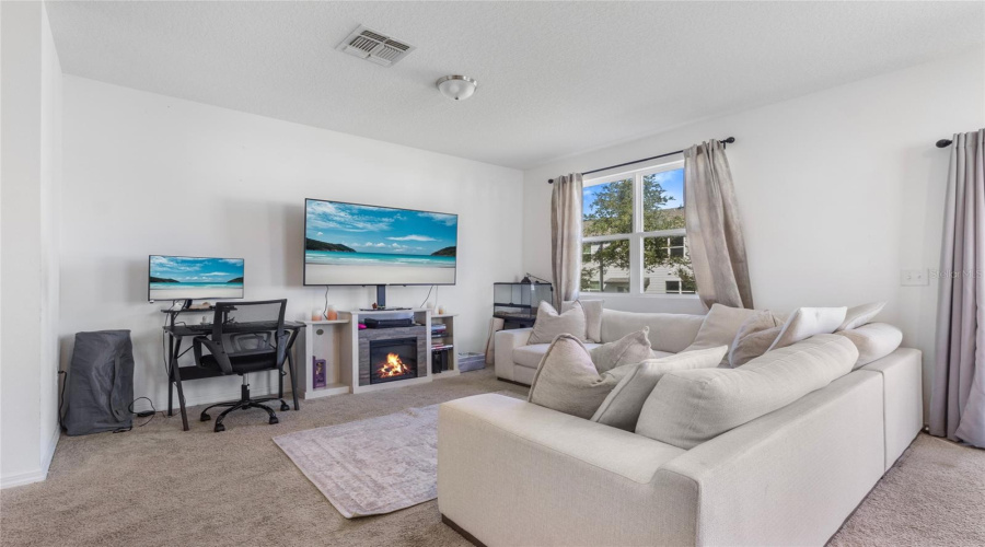 Davenport, Florida 33837, 3 Bedrooms Bedrooms, ,2 Bathroomsbathrooms,Residential,For Sale,Madison,Mfrs5126037