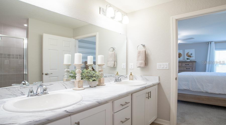 Davenport, Florida 33837, 4 Bedrooms Bedrooms, ,2 Bathroomsbathrooms,Residential,For Sale,Noble,Mfrl4952613