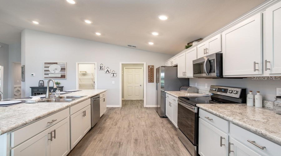 Davenport, Florida 33837, 3 Bedrooms Bedrooms, ,2 Bathroomsbathrooms,Residential,For Sale,Fleur,Mfrl4952626
