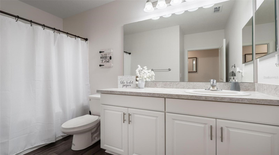 Davenport, Florida 33837, 6 Bedrooms Bedrooms, ,5 Bathroomsbathrooms,Residential,For Sale,Meadow Bend,Mfro6305231