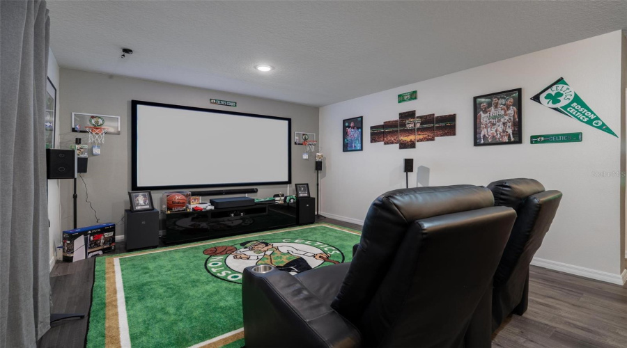 Davenport, Florida 33837, 6 Bedrooms Bedrooms, ,5 Bathroomsbathrooms,Residential,For Sale,Meadow Bend,Mfro6305231
