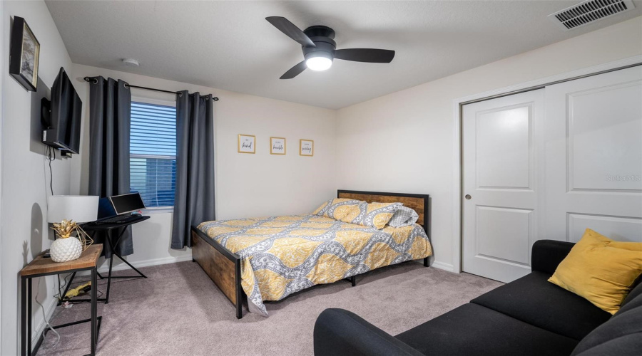Davenport, Florida 33837, 6 Bedrooms Bedrooms, ,5 Bathroomsbathrooms,Residential,For Sale,Meadow Bend,Mfro6305231