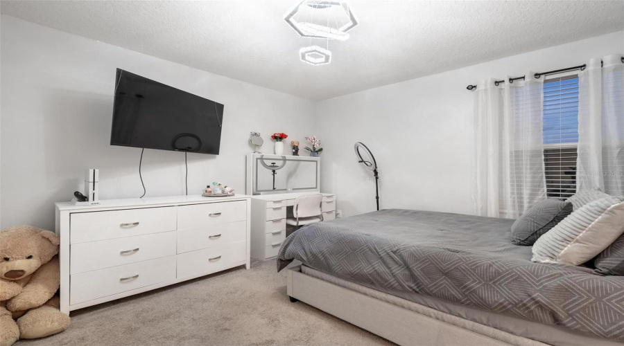 Davenport, Florida 33837, 6 Bedrooms Bedrooms, ,5 Bathroomsbathrooms,Residential,For Sale,Meadow Bend,Mfro6305231