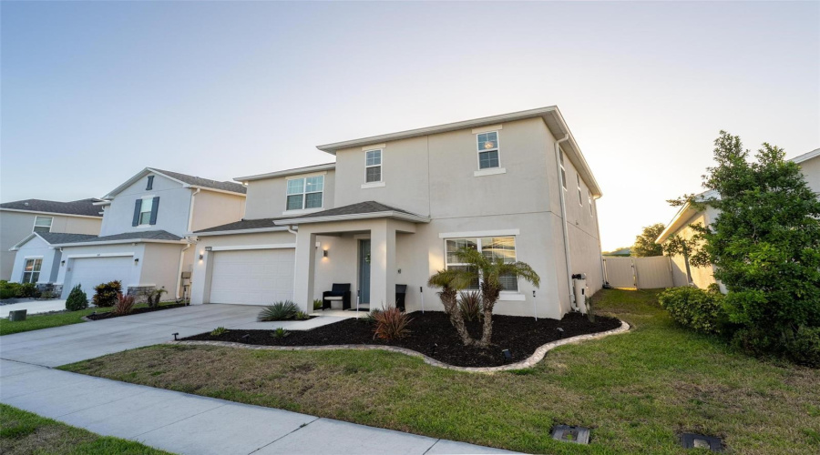 Davenport, Florida 33837, 6 Bedrooms Bedrooms, ,5 Bathroomsbathrooms,Residential,For Sale,Meadow Bend,Mfro6305231