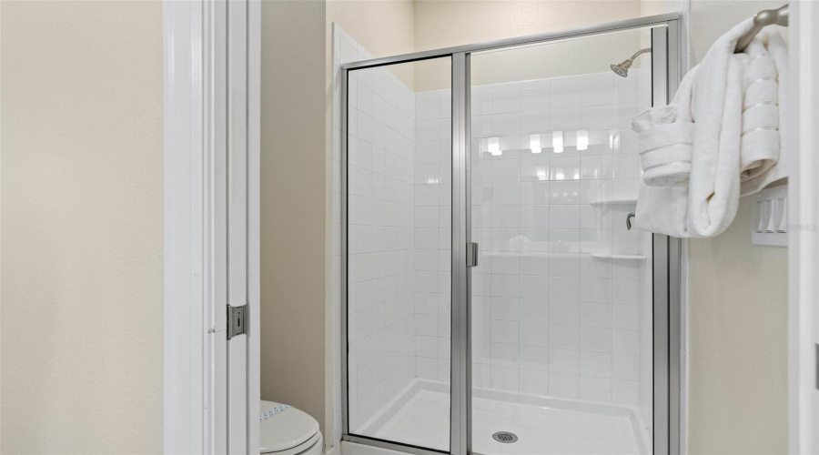 Kissimmee, Florida 34746, 5 Bedrooms Bedrooms, ,4 Bathroomsbathrooms,Residential,For Sale,Windermere,Mfro6305286