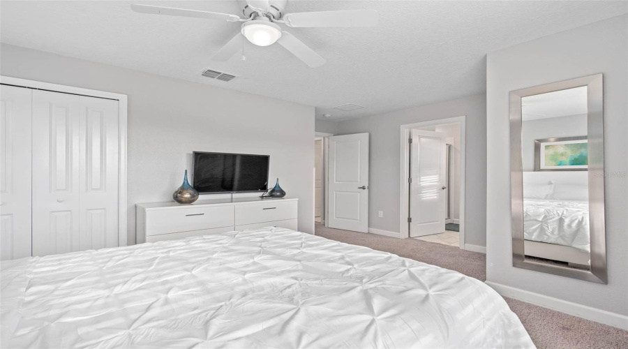 Kissimmee, Florida 34746, 5 Bedrooms Bedrooms, ,4 Bathroomsbathrooms,Residential,For Sale,Windermere,Mfro6305286