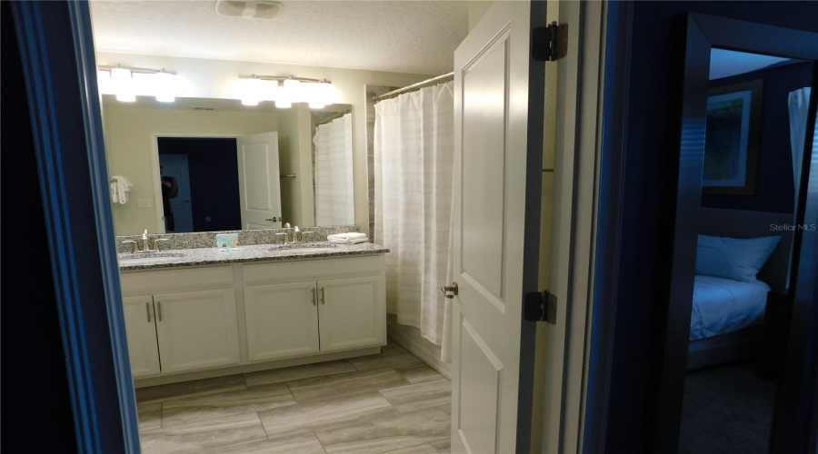 Davenport, Florida 33896, 4 Bedrooms Bedrooms, ,3 Bathroomsbathrooms,Residential,For Sale,Dogleg,Mfrs5126086