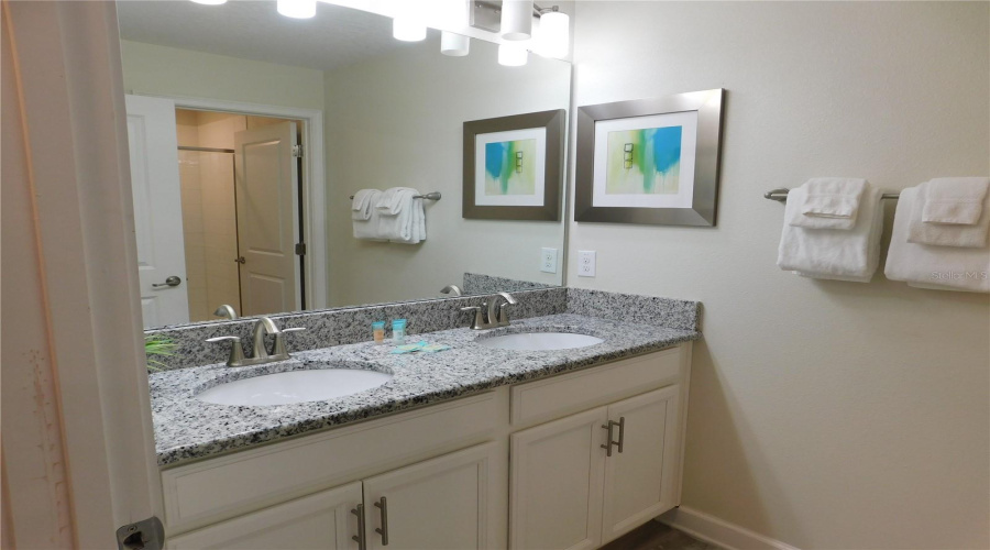 Davenport, Florida 33896, 4 Bedrooms Bedrooms, ,3 Bathroomsbathrooms,Residential,For Sale,Dogleg,Mfrs5126086