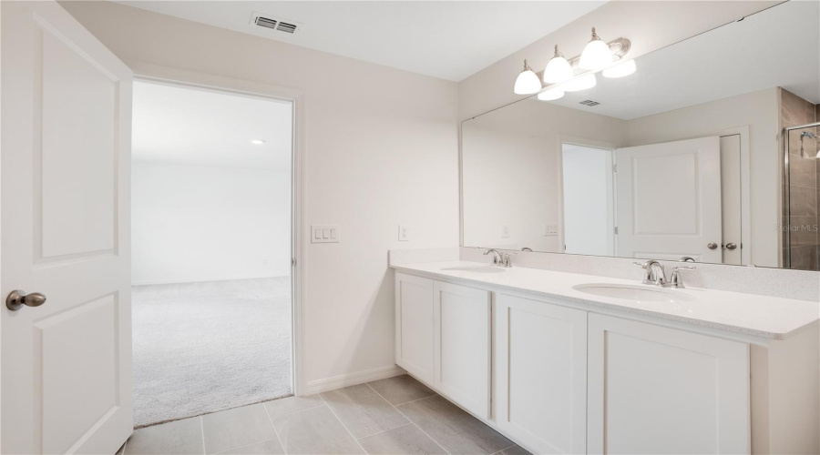 Davenport, Florida 33896, 4 Bedrooms Bedrooms, ,2 Bathroomsbathrooms,Residential,For Sale,Derwent,Mfro6305259