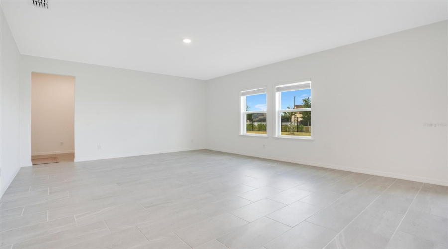 Davenport, Florida 33896, 4 Bedrooms Bedrooms, ,2 Bathroomsbathrooms,Residential,For Sale,Derwent,Mfro6305259