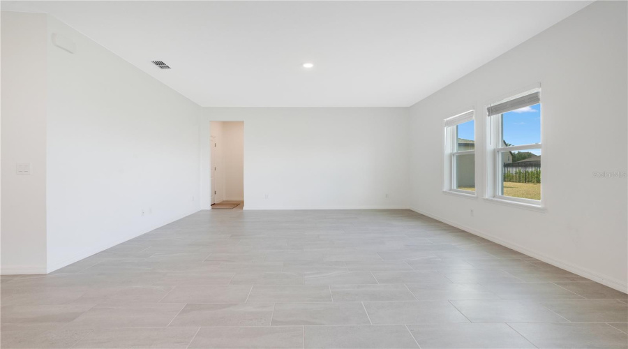 Davenport, Florida 33896, 4 Bedrooms Bedrooms, ,2 Bathroomsbathrooms,Residential,For Sale,Derwent,Mfro6305259