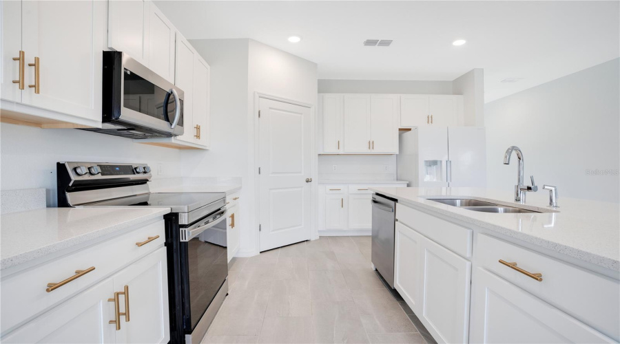 Davenport, Florida 33896, 4 Bedrooms Bedrooms, ,2 Bathroomsbathrooms,Residential,For Sale,Derwent,Mfro6305259
