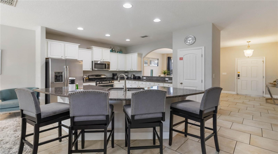 Davenport, Florida 33837, 6 Bedrooms Bedrooms, ,5 Bathroomsbathrooms,Residential,For Sale,Oakview,Mfro6302457