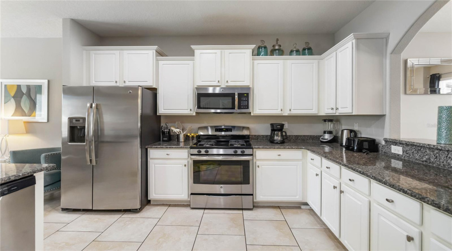 Davenport, Florida 33837, 6 Bedrooms Bedrooms, ,5 Bathroomsbathrooms,Residential,For Sale,Oakview,Mfro6302457