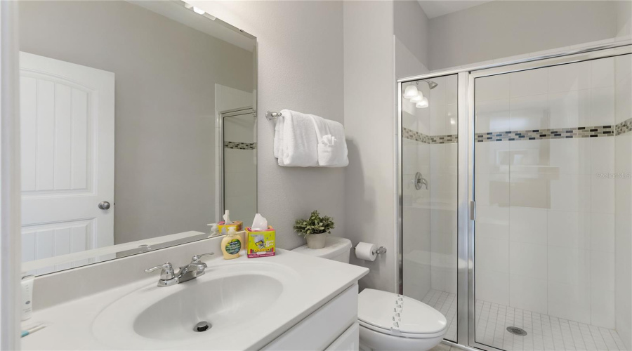 Davenport, Florida 33837, 6 Bedrooms Bedrooms, ,5 Bathroomsbathrooms,Residential,For Sale,Oakview,Mfro6302457