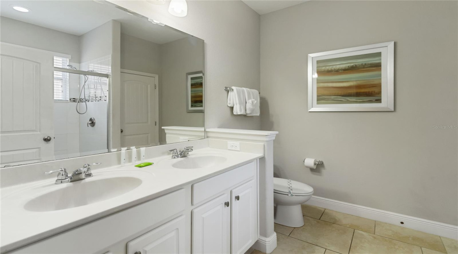 Davenport, Florida 33837, 6 Bedrooms Bedrooms, ,5 Bathroomsbathrooms,Residential,For Sale,Oakview,Mfro6302457