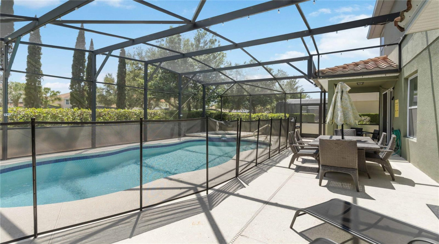 Davenport, Florida 33837, 6 Bedrooms Bedrooms, ,5 Bathroomsbathrooms,Residential,For Sale,Oakview,Mfro6302457