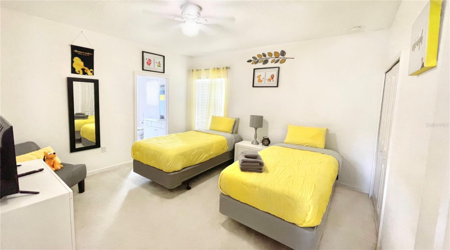 Kissimmee, Florida 34746, 6 Bedrooms Bedrooms, ,5 Bathroomsbathrooms,Residential,For Sale,Monado,Mfra4650635