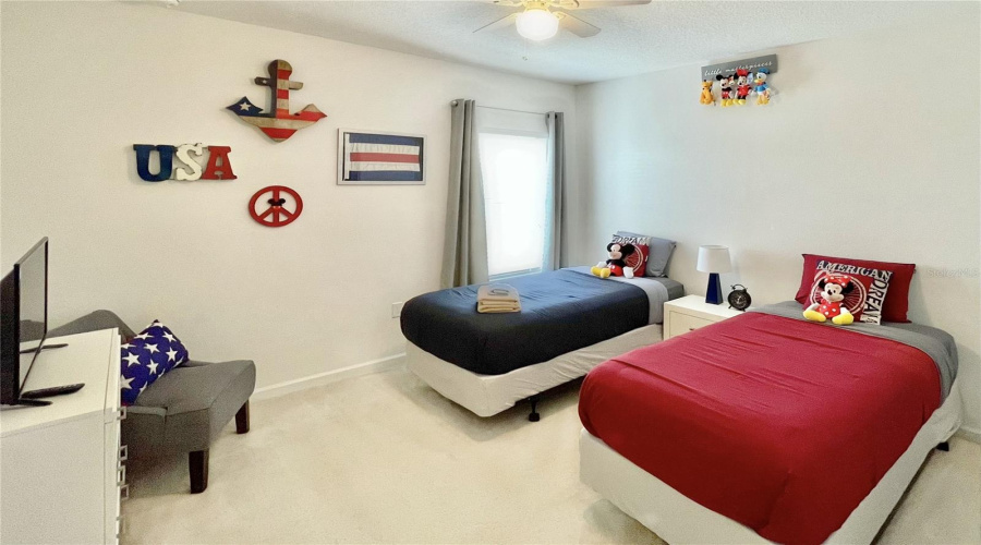 Kissimmee, Florida 34746, 6 Bedrooms Bedrooms, ,5 Bathroomsbathrooms,Residential,For Sale,Monado,Mfra4650635