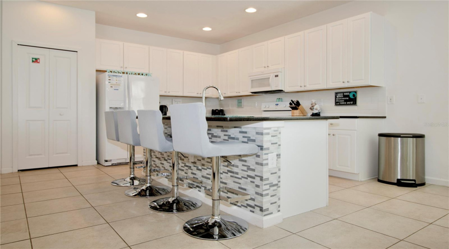 Kissimmee, Florida 34746, 6 Bedrooms Bedrooms, ,5 Bathroomsbathrooms,Residential,For Sale,Monado,Mfra4650635