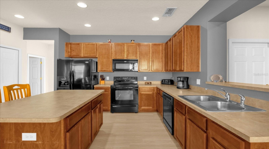 Kissimmee, Florida 34746, 4 Bedrooms Bedrooms, ,3 Bathroomsbathrooms,Residential,For Sale,Marcello,Mfro6305135