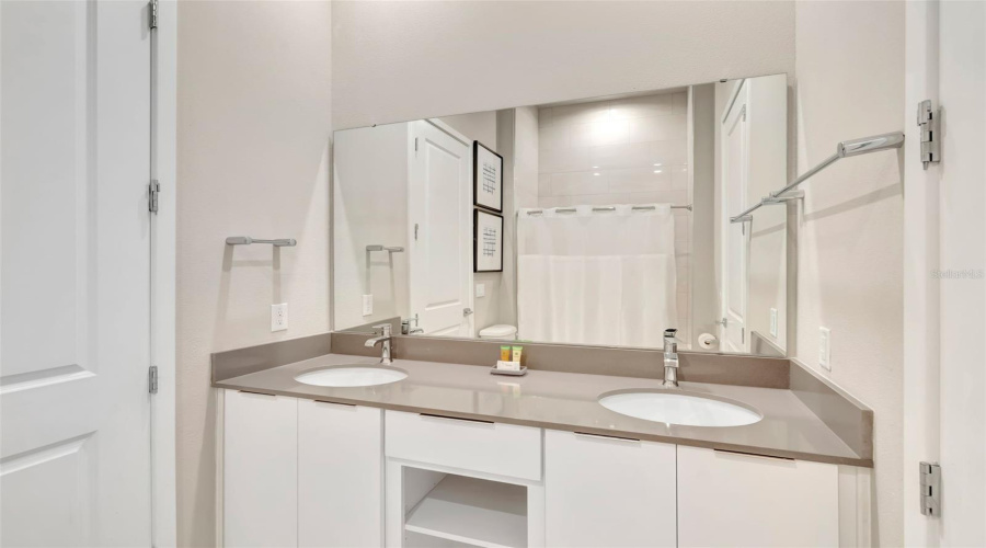 REUNION, Florida 34747, 5 Bedrooms Bedrooms, ,4 BathroomsBathrooms,Residential,For Sale,SANDY RIDGE,0,MFRS5126016