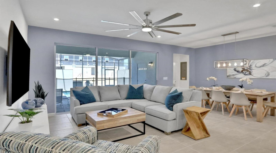 Kissimmee, Florida 34747, 5 Bedrooms Bedrooms, ,4 Bathroomsbathrooms,Residential,For Sale,Zaballina,Mfro6305137