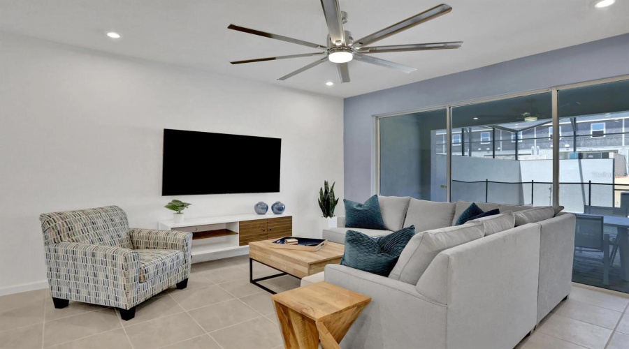 Kissimmee, Florida 34747, 5 Bedrooms Bedrooms, ,4 Bathroomsbathrooms,Residential,For Sale,Zaballina,Mfro6305137