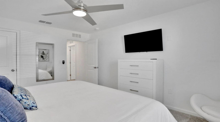 Kissimmee, Florida 34747, 5 Bedrooms Bedrooms, ,4 Bathroomsbathrooms,Residential,For Sale,Zaballina,Mfro6305137