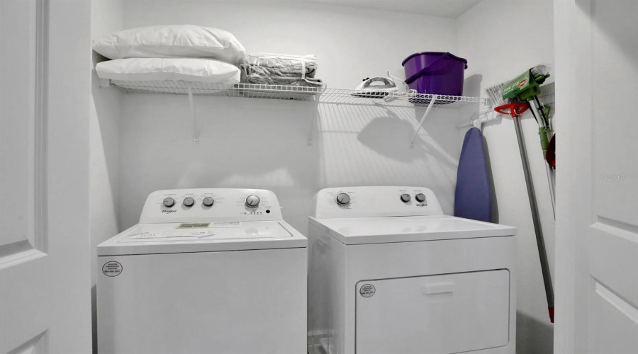 Kissimmee, Florida 34747, 5 Bedrooms Bedrooms, ,4 Bathroomsbathrooms,Residential,For Sale,Zaballina,Mfro6305137