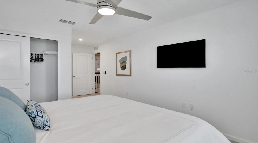 Kissimmee, Florida 34747, 5 Bedrooms Bedrooms, ,4 Bathroomsbathrooms,Residential,For Sale,Zaballina,Mfro6305137