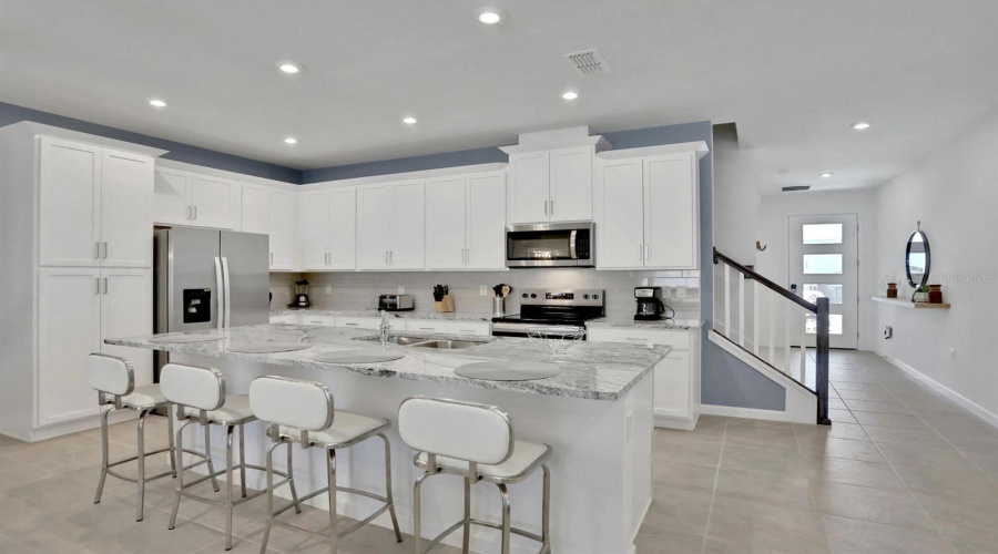 Kissimmee, Florida 34747, 5 Bedrooms Bedrooms, ,4 Bathroomsbathrooms,Residential,For Sale,Zaballina,Mfro6305137