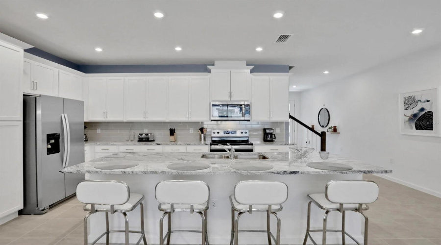 Kissimmee, Florida 34747, 5 Bedrooms Bedrooms, ,4 Bathroomsbathrooms,Residential,For Sale,Zaballina,Mfro6305137