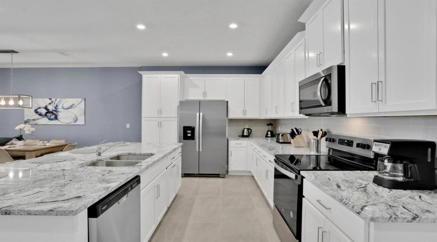 Kissimmee, Florida 34747, 5 Bedrooms Bedrooms, ,4 Bathroomsbathrooms,Residential,For Sale,Zaballina,Mfro6305137