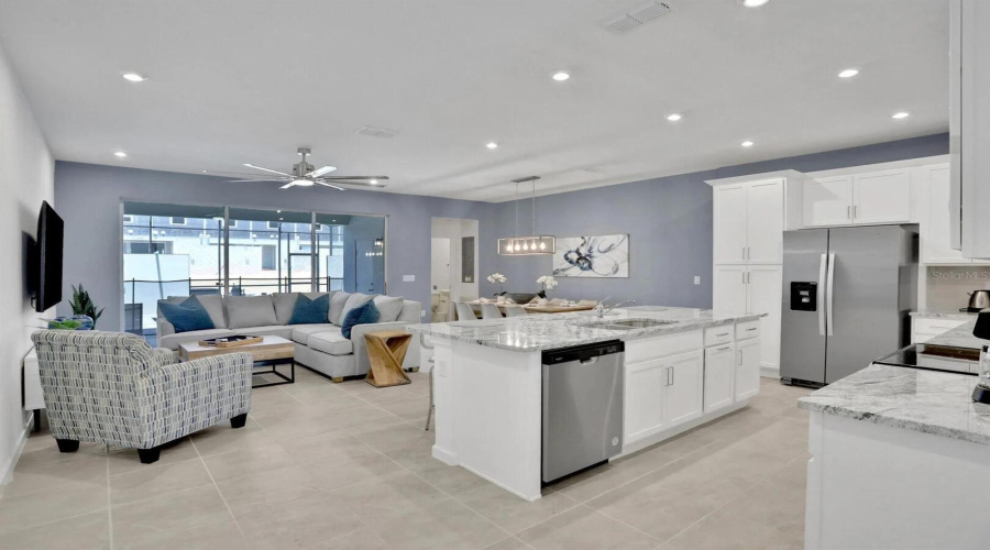 Kissimmee, Florida 34747, 5 Bedrooms Bedrooms, ,4 Bathroomsbathrooms,Residential,For Sale,Zaballina,Mfro6305137