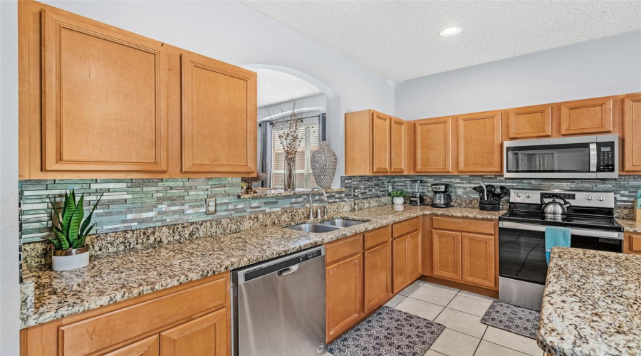 KISSIMMEE, Florida 34747, 7 Bedrooms Bedrooms, ,4 BathroomsBathrooms,Residential,For Sale,LIDO KEY,0,MFRO6302615